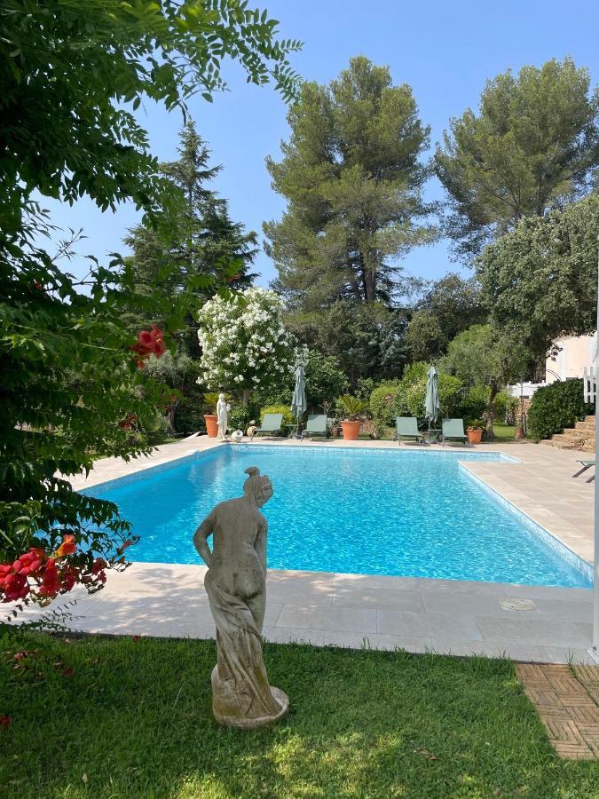 Le Clos Serein Le Beausset Bagian luar foto