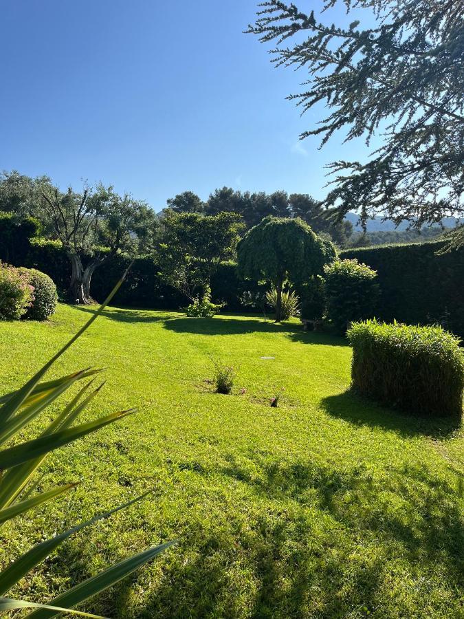 Le Clos Serein Le Beausset Bagian luar foto