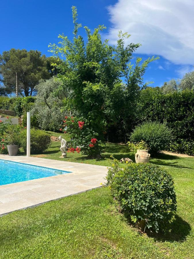 Le Clos Serein Le Beausset Bagian luar foto