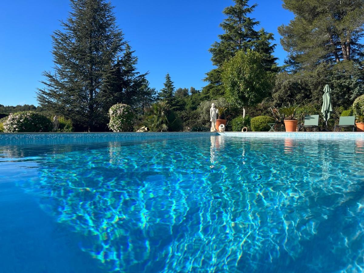 Le Clos Serein Le Beausset Bagian luar foto
