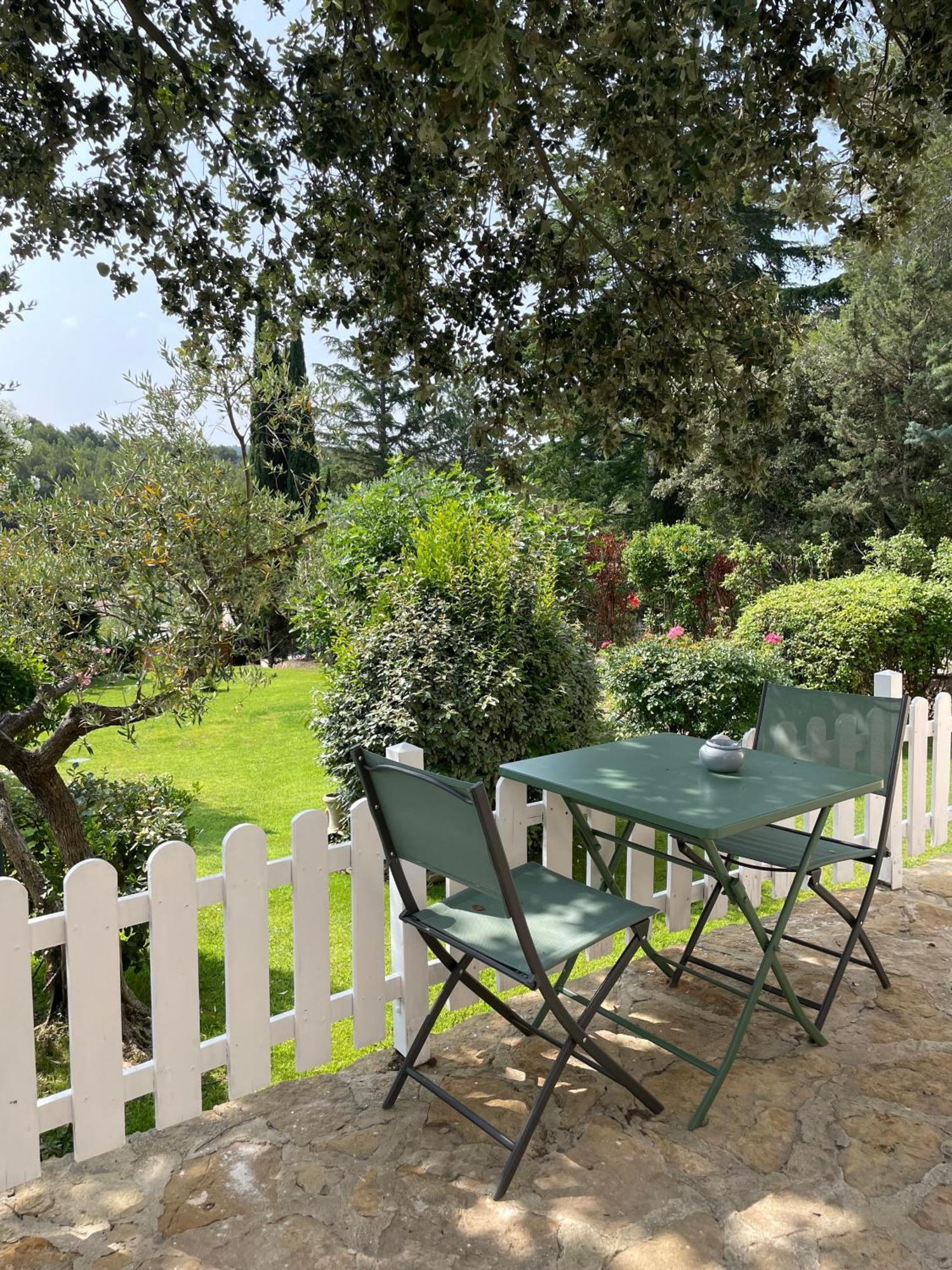 Le Clos Serein Le Beausset Bagian luar foto